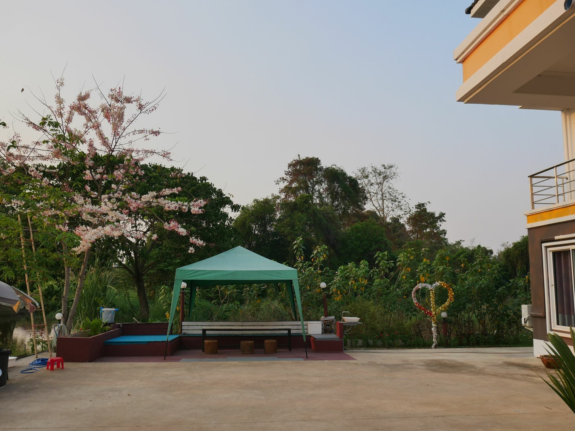 Jumpa Resort Hotel Phitsanulok Exteriör bild
